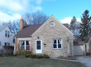 1524 Laclede Rd, South Euclid, OH 44121