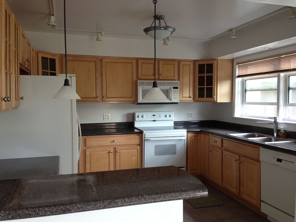Modern, large kitchen