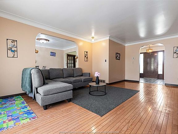 4th image of 2059 Lesperance Rd