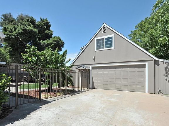 3rd image of 16405 W La Chiquita Ave