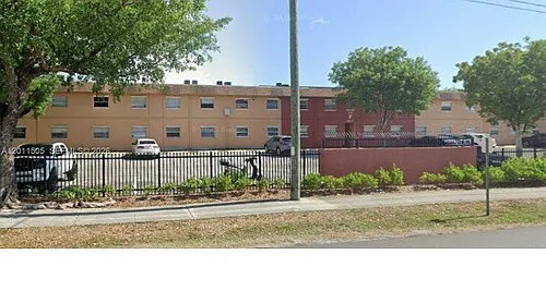 101 NE 41st St Photo 1