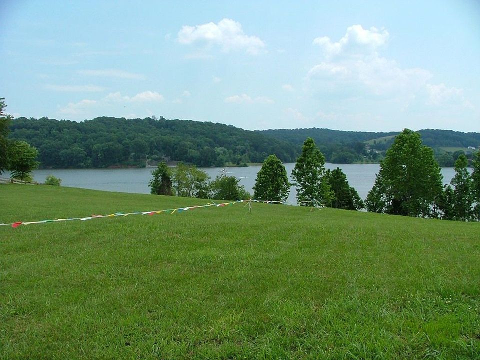 Lovely view of lake and mountains