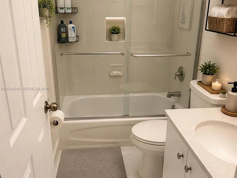 1398 NE 33rd Ave — Photo 6