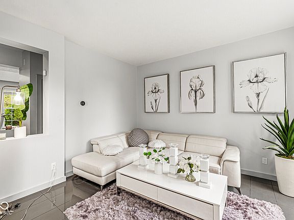 5th image of 3754 W 46th St