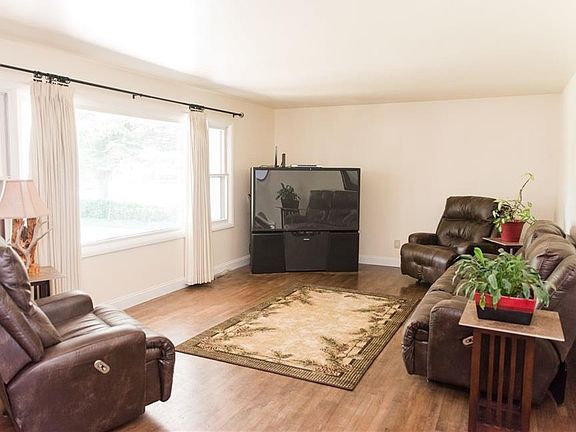 2nd image of 1610 Avenue F