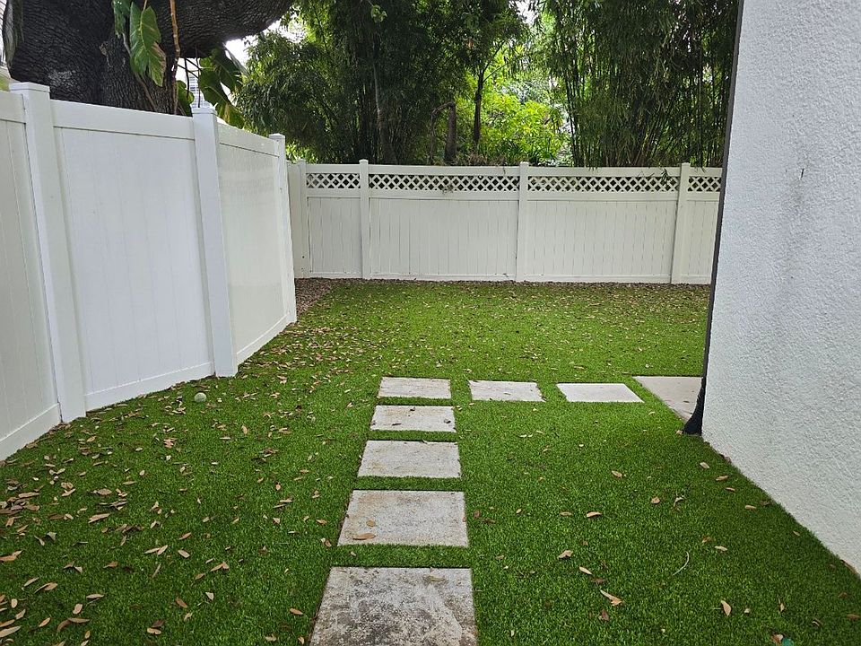 2nd image of 3215 W De Leon St #3