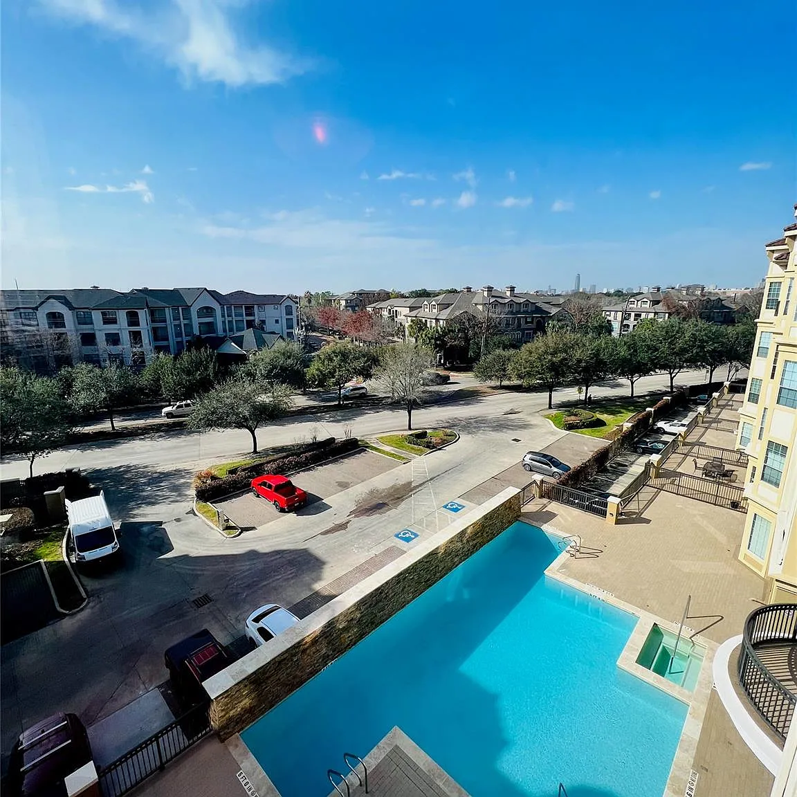 2 bed, 2.0 bath, 1310 sqft, $1,800 — Photo 2