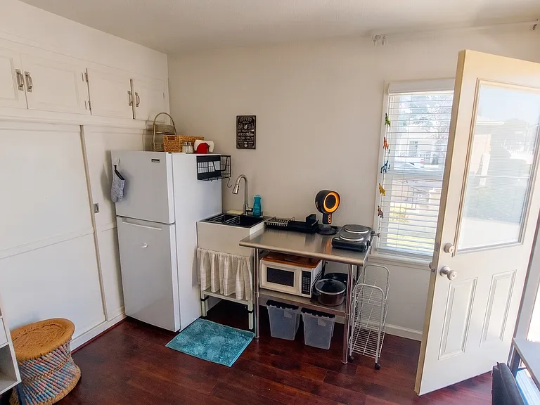 224 F St #4 — Photo 3