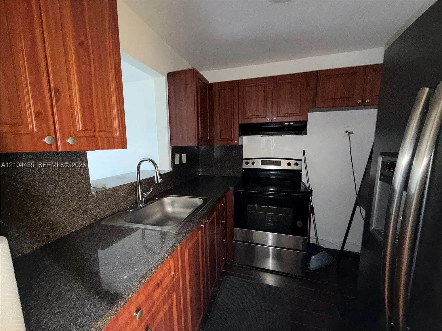 Griffing Condo — Photo 4