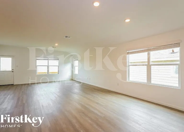 6758 Arid Way — Photo 3