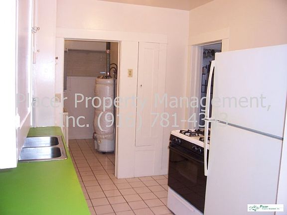 2nd image of 207 Taylor St