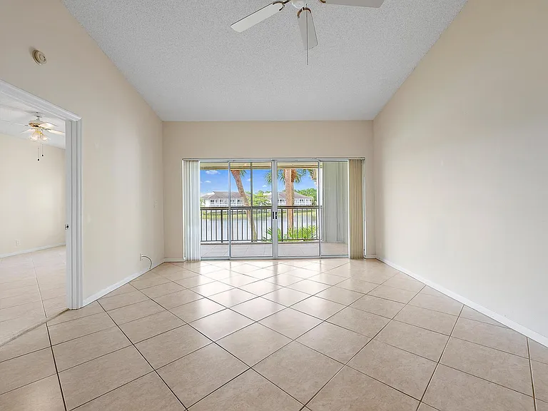 216 Cypress Point Dr — Photo 11