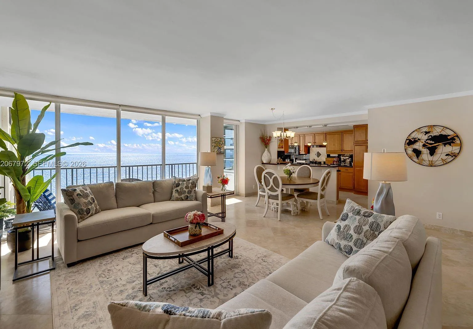 Plaza South Condo — Photo 1