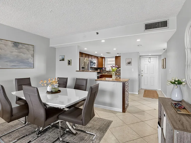 3001 W Rolling Hills Cir #501 — Photo 15