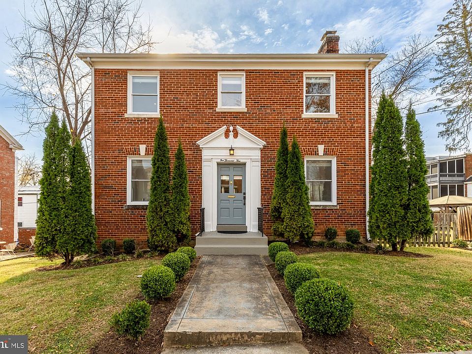 1st image of 1005 Urell Pl NE