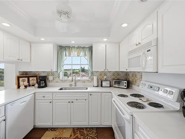 315 Saint Andrews Blvd #D38 — Photo 10