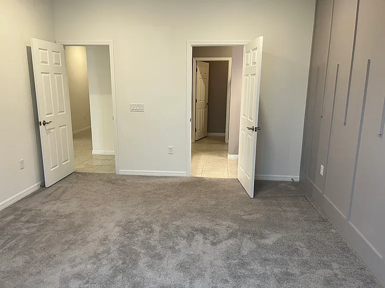 1658 Blue Lagoon Cir — Photo 34