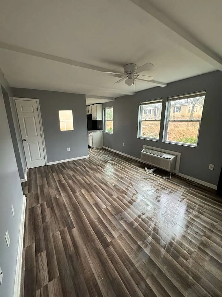 2 bed, $950 — Photo 1