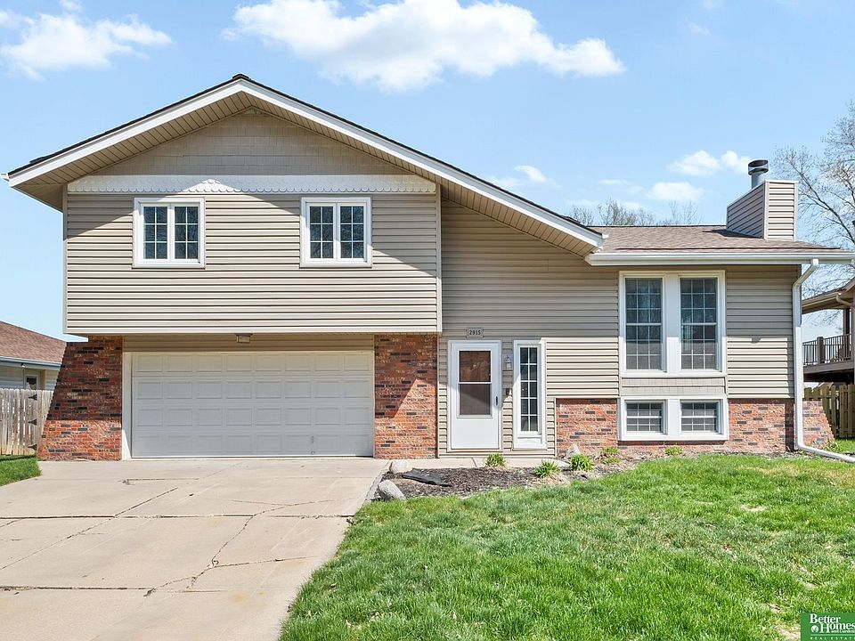 1st image of 2915 S 158th Cir