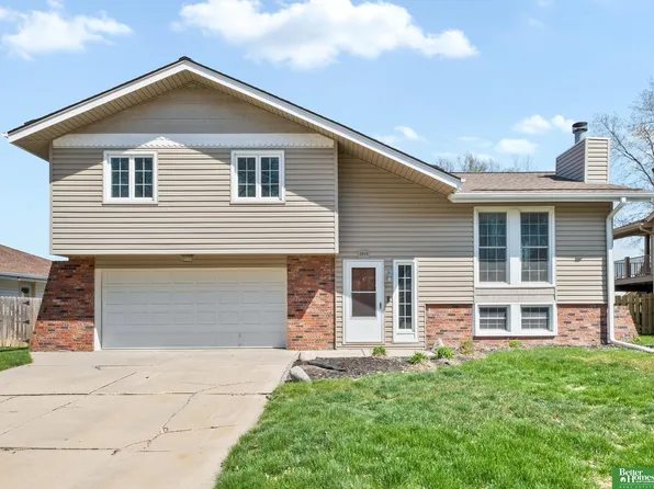 2915 S 158th Cir, Omaha, NE 68130