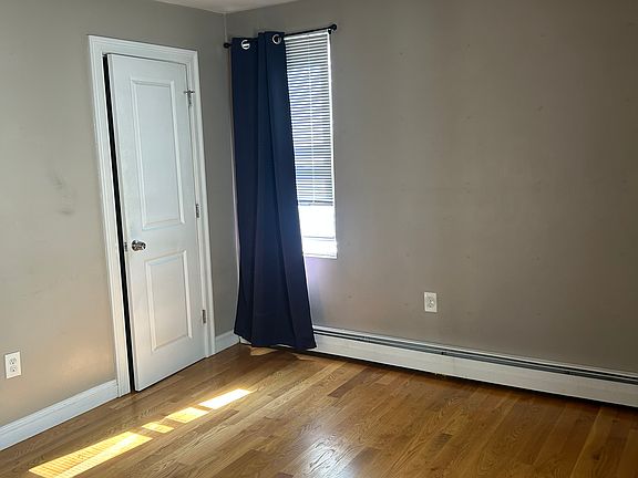 3rd image of 959 Locust St #2