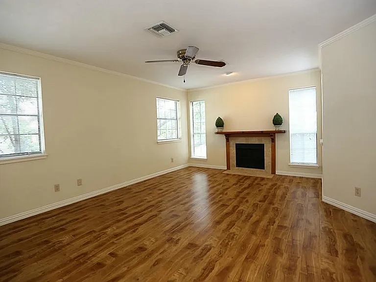 2602 W Holcombe Blvd — Photo 13