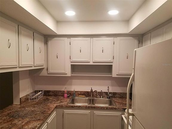 3rd image of 3421 Tricon Ln APT 14
