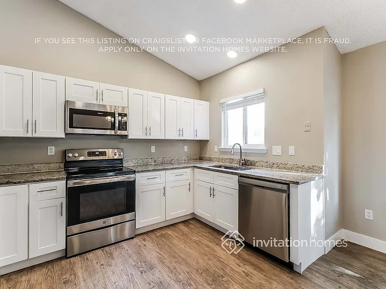 1424 W 132nd Pl — Photo 9