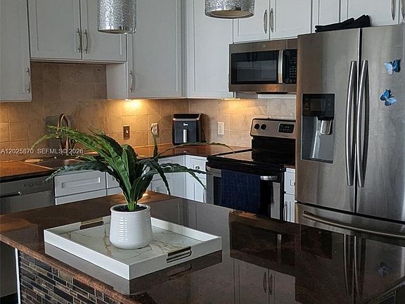 3rd image of 2001 Biscayne Blvd APT 3506
