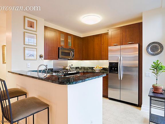 3rd image of 272 W 107th St APT 9D