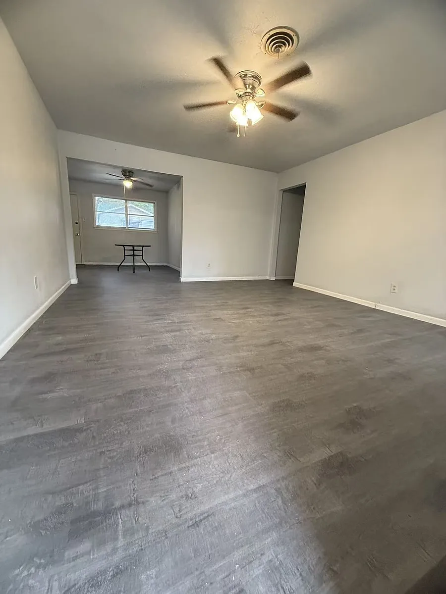 Building Photo - 3210 Lawnwood Dr