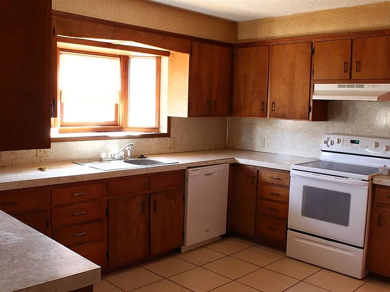 220 E Washington St — Photo 11