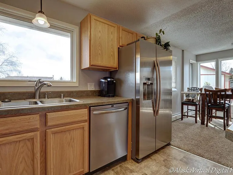 9451 Strathmore Dr — Photo 9