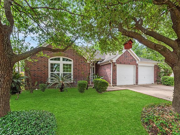 2nd image of 11619 Cedarvale Ln