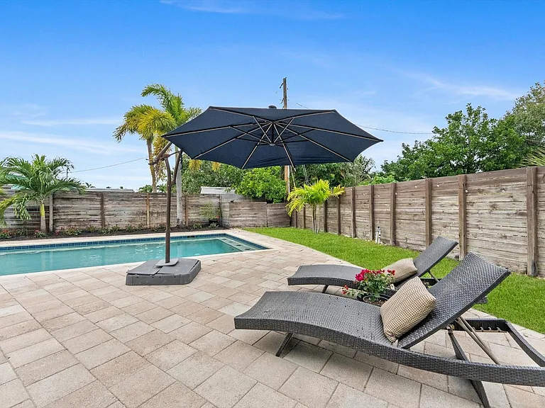 1257 NW 5th St — Photo 36