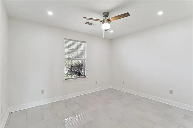 212 Oak Point Dr — Photo 16