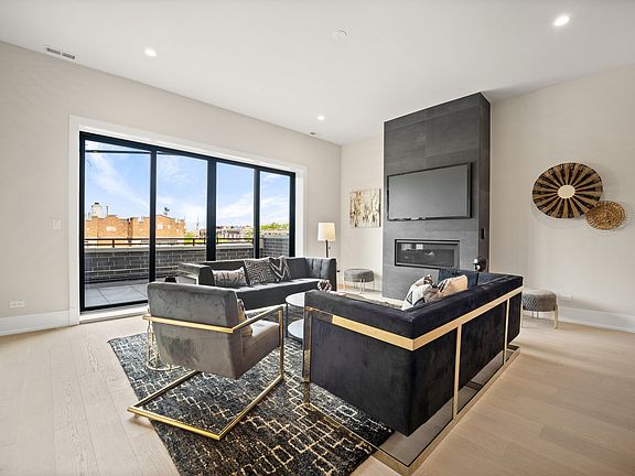 3rd image of 4343 N Richmond Ave #3S