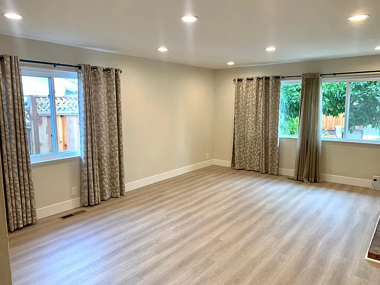 5540 Harwood Rd — Photo 15