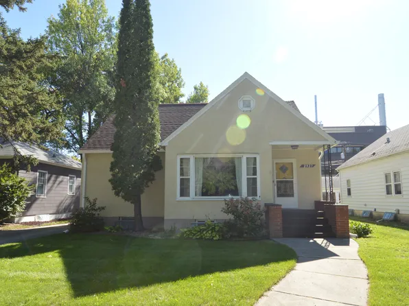 2327 University, 2327 University Ave, Grand Forks, ND 58203