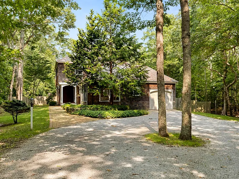 16 Alexis Ct — Photo 33