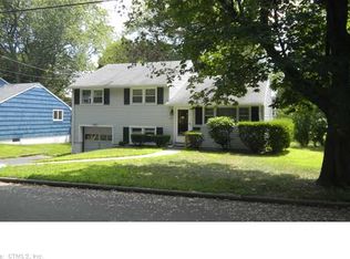 17 Batt Ln, West Haven, CT 06516