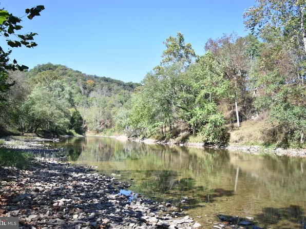 Walnut St, Great Cacapon, WV 25422