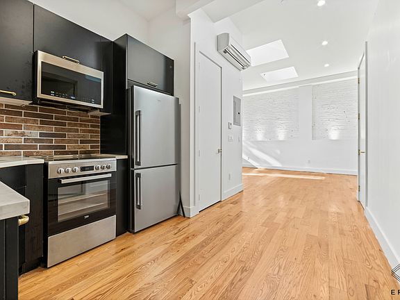 2nd image of 101 Varet St