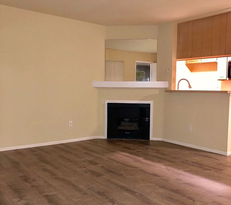 1st image of 14309 Sylvan St APT 104