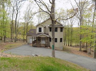 125 Salisbury Rd, Bushkill, PA 18324