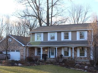 1054 Grovewood Dr, Tallmadge, OH 44278