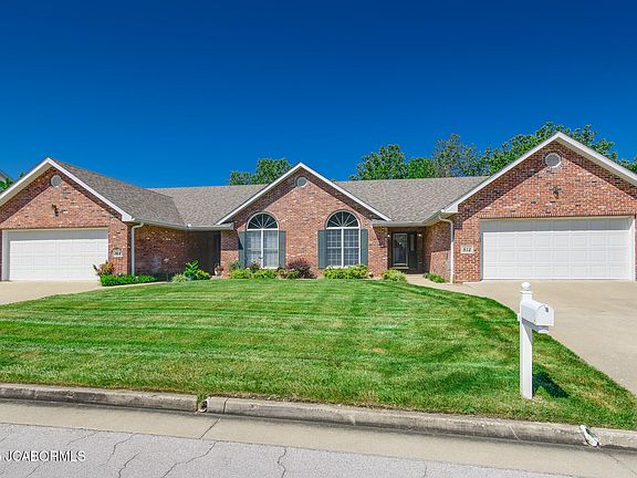 4th image of 812 Strasburg Ct