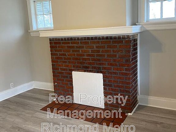 2nd image of 3221 Hanes Ave #B