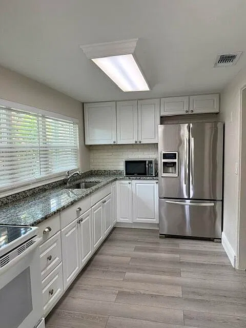 3 bed, 1.0 bath, 768 sqft, $3,500 — Photo 2
