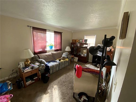 5th image of 1075 Noble St